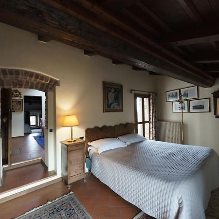 Castello Di Cernusco Lombardone Bed & Breakfast Room photo