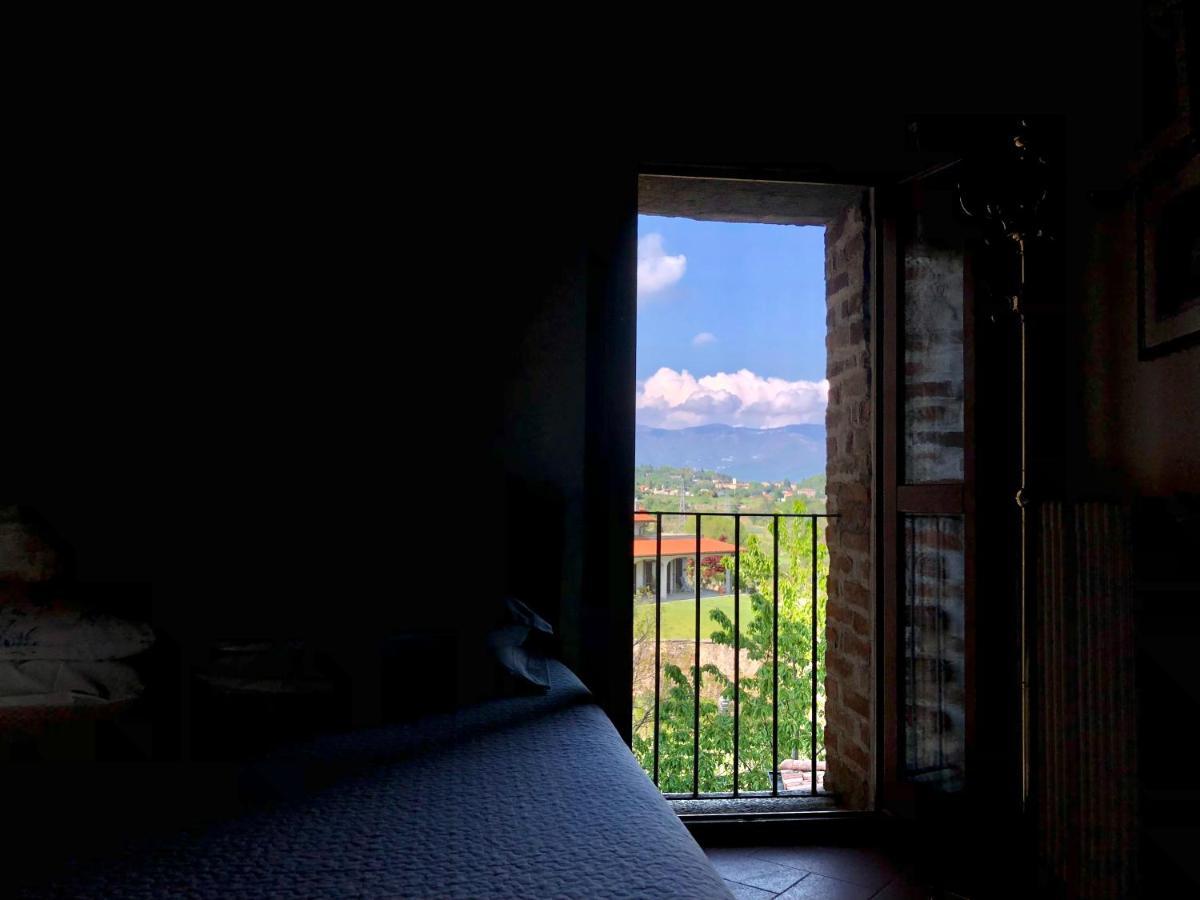 Castello Di Cernusco Lombardone Bed & Breakfast Exterior photo