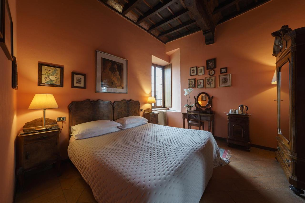 Castello Di Cernusco Lombardone Bed & Breakfast Exterior photo
