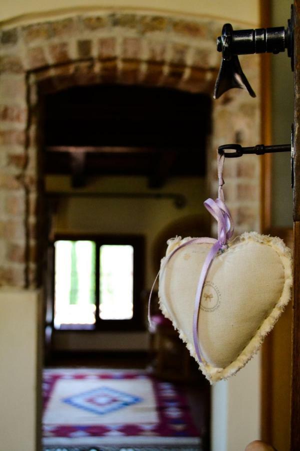 Castello Di Cernusco Lombardone Bed & Breakfast Exterior photo