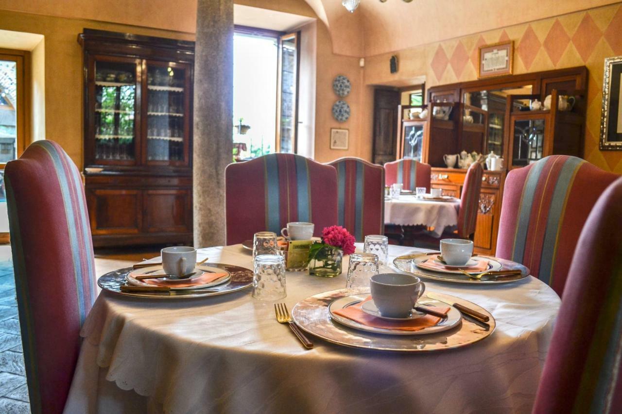 Castello Di Cernusco Lombardone Bed & Breakfast Exterior photo